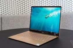 Huawei 'hoãn sản xuất laptop vô thời hạn' sau lệnh cấm của Mỹ