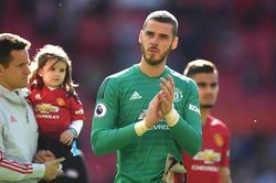 CHUYỂN NHƯỢNG MU 12/6: Mua tiếp Wan Bissaka, giữ De Gea. MU đã tiếp cận Rakitic của Barca
