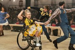 Ali Stroker - Diễn viên khuyết tật đầu tiên giành giải Tony