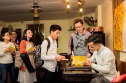 Đi bộ xuyên Việt để viết ca khúc và kiểm chứng tình người