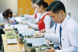 Fitch: Kinh tế Việt Nam tiếp tục phát triển nhanh nhất khu vực