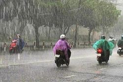 Đêm nay mưa dông, nắng nóng giảm nhiệt