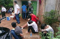 Công an vây ráp, bắt giữ hàng chục đối tượng mua bán ma túy gần nghĩa trang