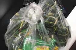 Bị nhỡ xe, ông chủ Thanh Hóa chạy 150 km giao 50 nem chua cho khách