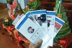 Chú rể có tâm: Thiết kế bao lì xì bưng quả đính kèm trang Facebook, giúp hội bạn thân thoát ế