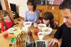 Những 'rào cản' lớn nhất của cuộc sống gia đình hiện đại