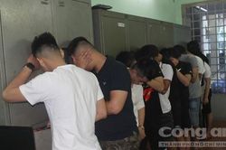 Hơn chục thanh niên dương tính ma túy trong quán karaoke