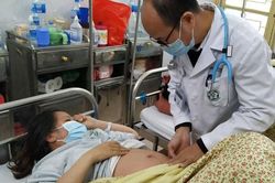 Sởi 'tấn công' người lớn: Phòng bệnh như thế nào?