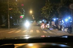 Bật đèn chiếu xa trong đô thị bị phạt bao nhiêu tiền?