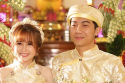 Vlogger Cris Phan khoe ảnh cưới tại nhà cô dâu ở Phú Yên