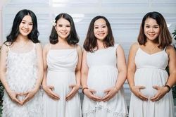 Bốn chị em ruột cùng mang bầu, rủ nhau chụp chung bộ ảnh kỷ niệm