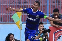 'Người hùng' tuyển Việt Nam tỏa sáng, Bình Dương đánh bại Quảng Nam