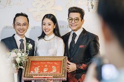 MC Phí Linh xinh đẹp trong lễ ăn hỏi với phó trưởng phòng VTV