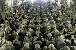 Ba Lan 'xin' 250.000 quân Mỹ, ông Trump chỉ 'cho' 1.000