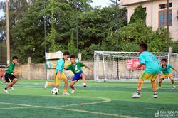 Nhi đồng Diễn Châu tiến vào Tứ kết, Thanh Chương và Cửa Lò nắm tay nhau rời giải