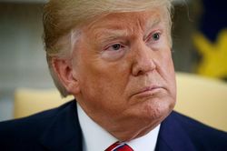 Ông Trump lại hứng 'loạt đòn' kêu gọi luận tội, phe Dân chủ im lặng