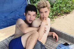 Công Phượng bất ngờ lộ ảnh ôm trai lạ, thẹn thùng e ấp như thiếu nữ