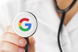 Chuyên gia cảnh báo sự nguy hiểm của tự chẩn đoán, điều trị với 'bác sĩ google'