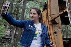 Du khách đổ xô đến thành phố bị nhiễm phóng xạ ở Ukraine