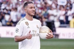 Real Madrid: Eden Hazard ra mắt hoành tráng trước 50.000 CĐV, hôn lên phù hiệu Real