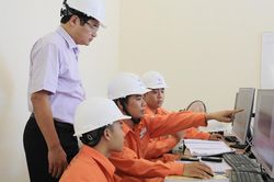 Hòa lưới thành công giai đoạn 1 dự án Nhà máy điện mặt trời Điện lực miền Trung