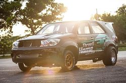 Toyota Fortuner đời đầu độ 'quái thú' hơn 800 mã lực