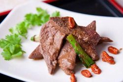 Những người tuyệt đối nói không với gan lợn vì cực độc