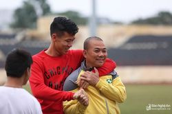 Trợ lý Phạm Anh Tuấn chia tay, HLV Nguyễn Đức Thắng mất 'cánh tay đắc lực'