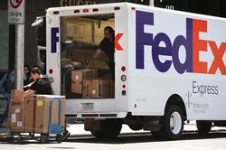 Trung Quốc điều tra công ty chuyển phát nhanh FedEx của Mỹ
