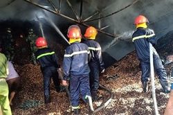 Cảm kích trước hành động cán bộ Công an chiến đấu với 'giặc lửa'