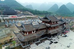 'Siêu dự án' chùa chiền: Trục lợi từ các công trình tâm linh