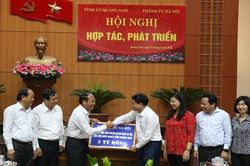 Hà Nội trao hơn 3,2 tỷ đồng giúp Quảng Nam giảm nghèo