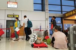 Vietjet lên tiếng vì chậm, hủy chuyến hàng loạt