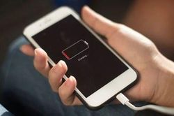Mẹo chấm dứt tình trạng điện thoại sập nguồn khi vẫn còn pin