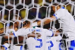 Xem 'bản sao' Neymar nhảy Samba, lập siêu phẩm cho tuyển Brazil