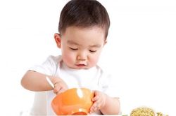 Có nên kiêng chất béo với trẻ dưới 3 tuổi?