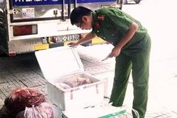 Phát hiện nhiều tấn nội tạng động vật không rõ nguồn gốc