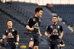 Dự bị mòn mỏi, Xuân Trường vẫn có giải thưởng đầu tiên ở Thai League
