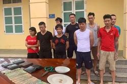 Bắt quả tang 9 đối tượng đang chơi 'xóc đĩa'