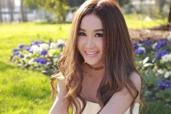 Sao Hoa ngữ nhận khen chê khi mặc gợi cảm ở tuổi 40, 50