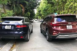 Hyundai SantaFe 'chạm mặt' Jaguar F-Pace trùng biển kiểm soát