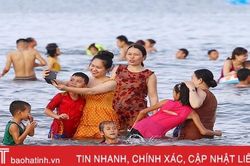 Giải nhiệt ngày cuối tuần ở bãi biển Hà Tĩnh
