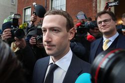 Facebook, Google tìm cách biện minh cho hành vi độc quyền bằng cách hướng mũi dùi sang... Trung Quốc!