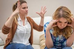 Áp lực khi mẹ luôn nói 'mày thì làm ăn được gì'