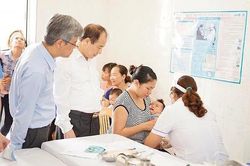 Cảnh báo tỷ lệ trẻ tiêm vaccine '5 trong 1', viêm gan B thấp ở mức đáng lo ngại