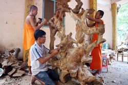 Dạy nghề, dạy chữ nơi cửa chùa
