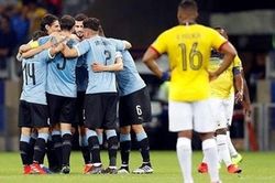 Suarez và Cavani lập công, Uruguay đại thắng Ecuador 4-0