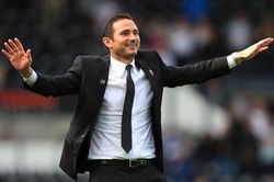 Frank Lampard sẽ ngồi 'ghế nóng' ở Stamford Bridge