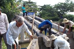 Cây cầu ước mơ của dân nghèo