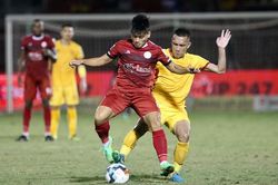 Vòng 13 V-League: TPHCM vô địch lượt đi, HAGL thua đau